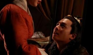 丈夫回应男子躲衣柜